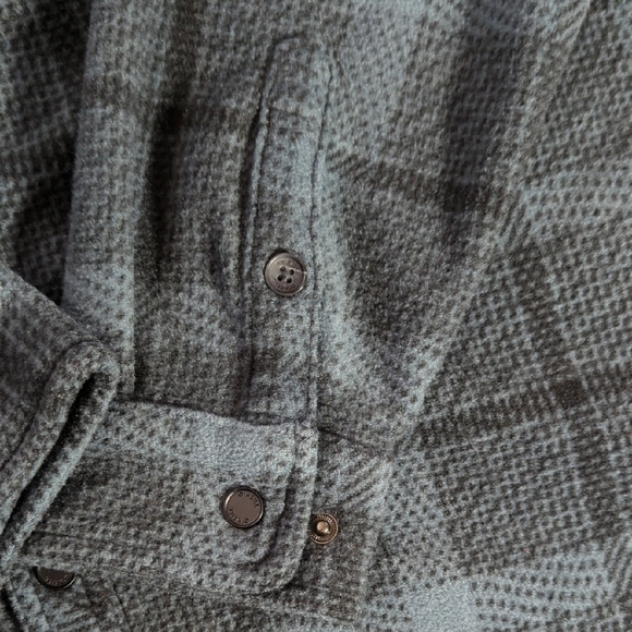 O'Neill Gray Lightweight Plaid Shirt Jacket - Picture 6 of 16